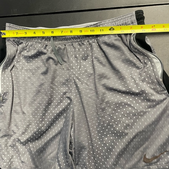 Nike Dri-FIT Gray Performance Shorts - Picture 3 of 5